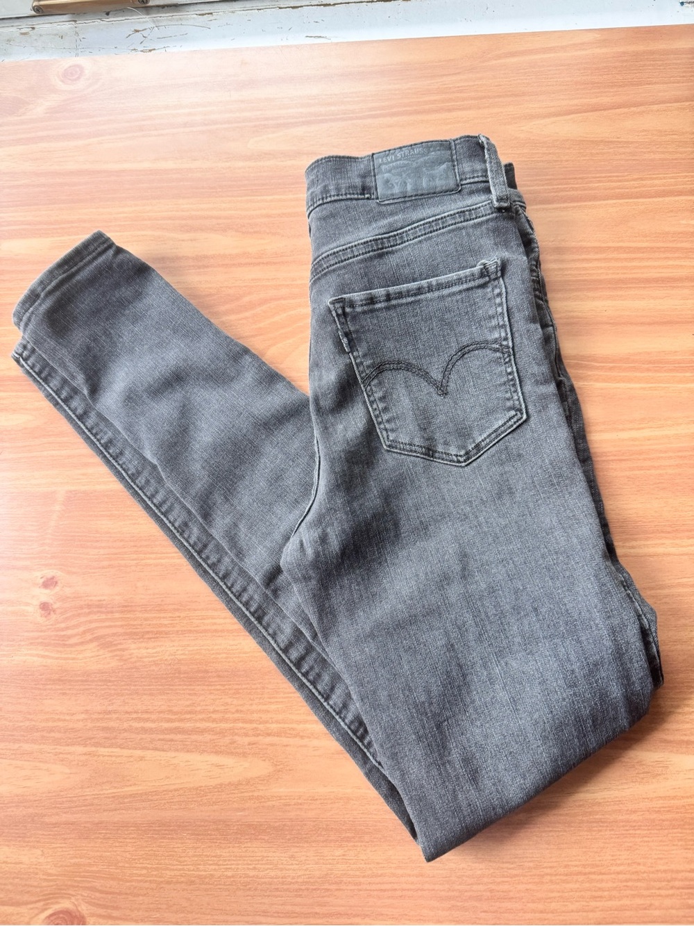 Levi's Women’s 720 High Rise Super Skinny 26x30